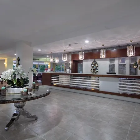 Trendy Adults Only Otel Side