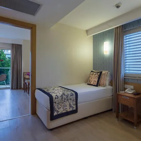 Trendy Adults Only Otel Side