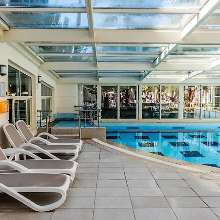 Trendy Adults Only Otel Side